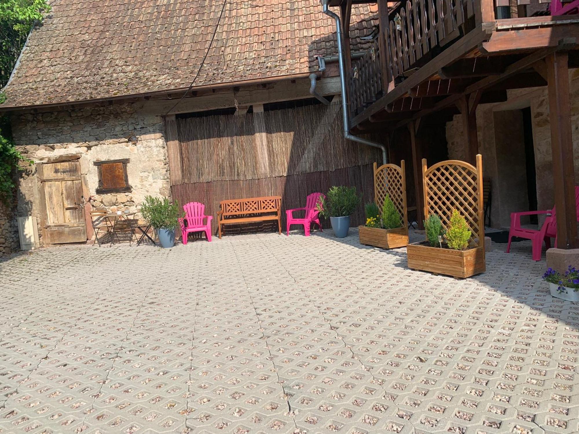 Le Clocher " Sous Les Combles" Parking Gratuit Beblenheim Bagian luar foto